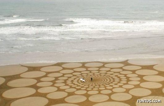 Awesome Art On The Beach