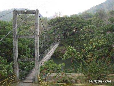 Worlds Most Dangerous Rope Bridges