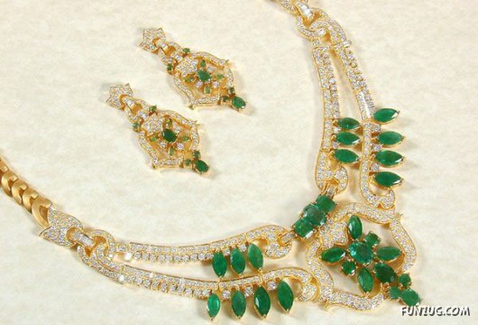 Awesome Diamond Necklaces for Women