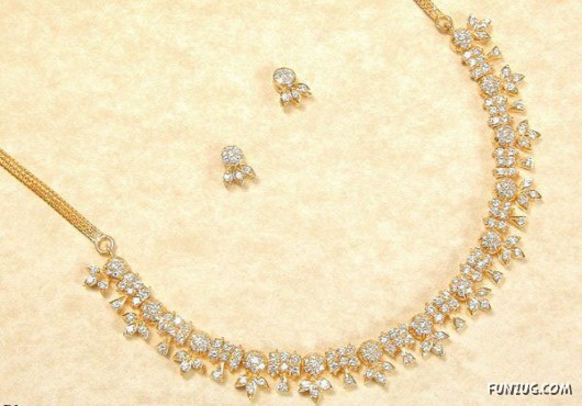 Awesome Diamond Necklaces for Women