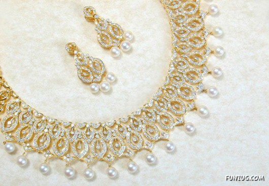 Awesome Diamond Necklaces for Women