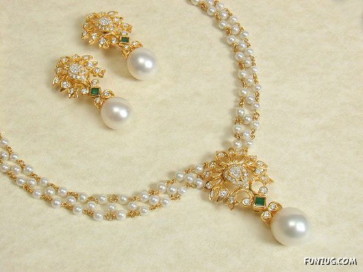 Awesome Diamond Necklaces for Women