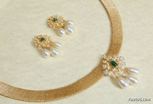 Awesome Diamond Necklaces for Women