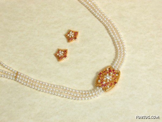 Awesome Diamond Necklaces for Women