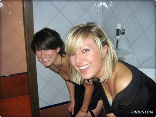Fun in Mens Toilets