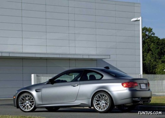Click to Enlarge - BMW M3 Frozen Gray 2011 Wallpapers
