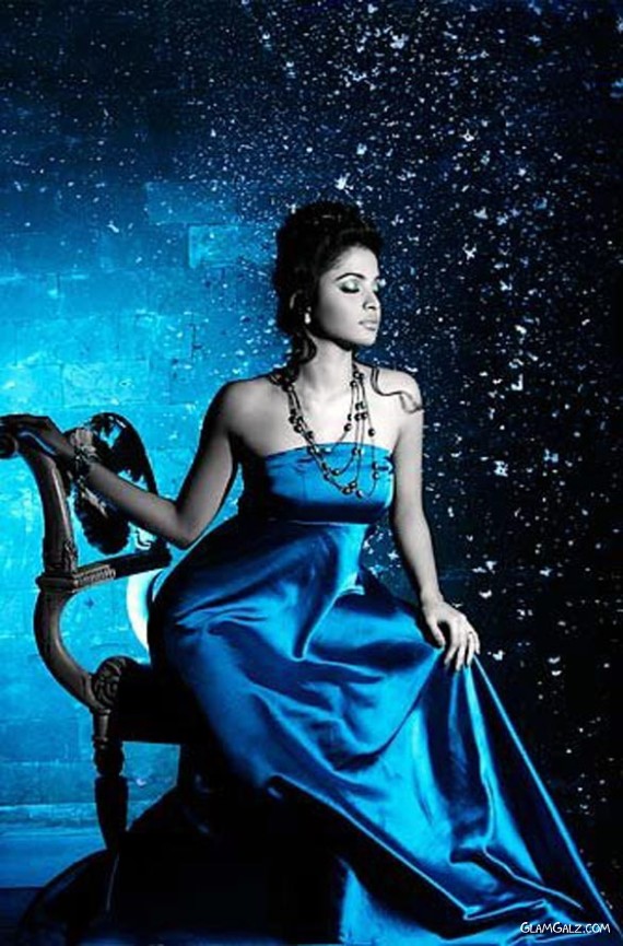 First Look - Sheena Shahabadi