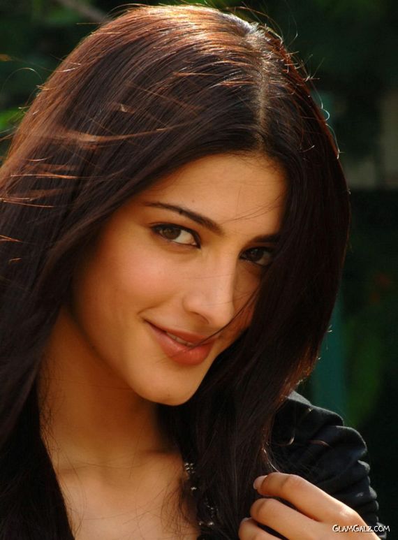 Shruti Hassan Latest Photo Gallery