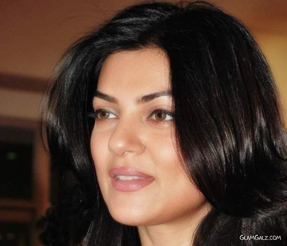 Sushmita Sen Launches Charcoal Exhibition