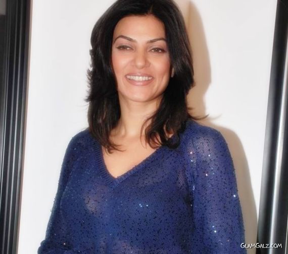 Sushmita Sen Launches Charcoal Exhibition