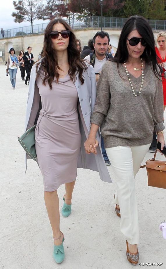 Jessica Biel Way To The Fashion Show In Paris