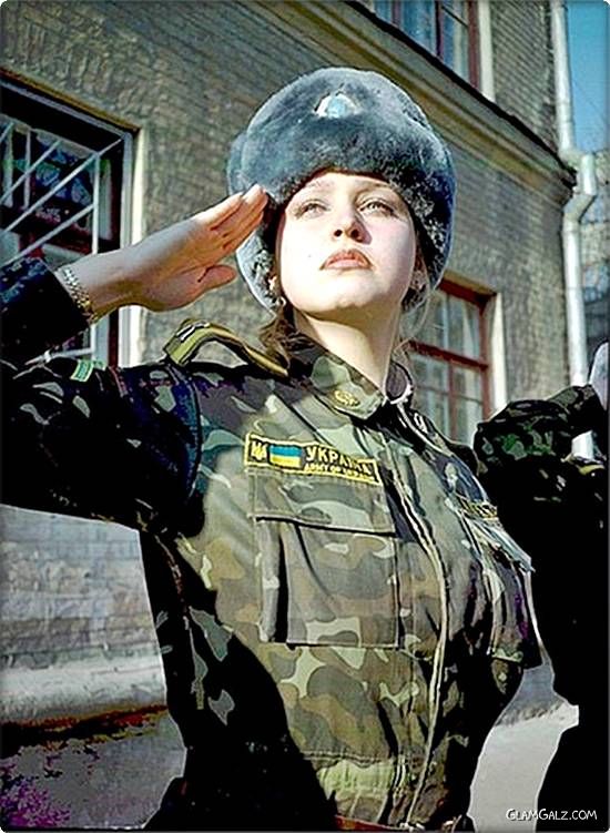 Beautiful Military Women Around the World