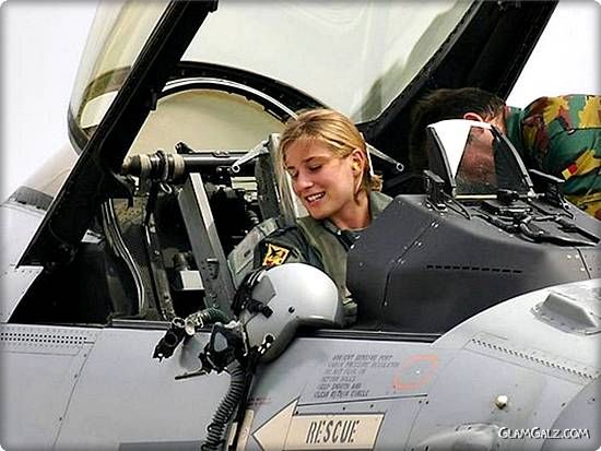Beautiful Military Women Around the World