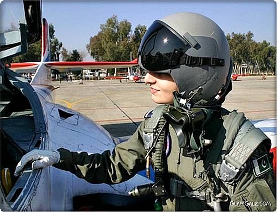 Beautiful Military Women Around the World