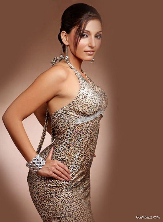 Miss Elegant India Navina Bole
