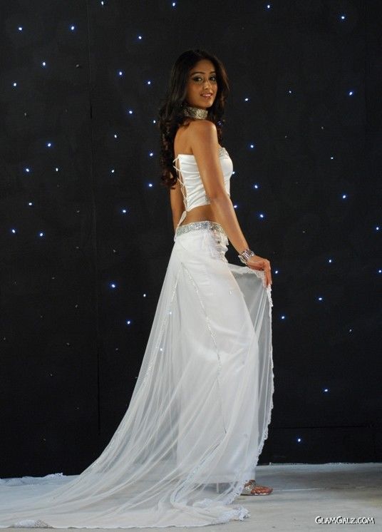 Gorgeous Angel Ileana on Ramp