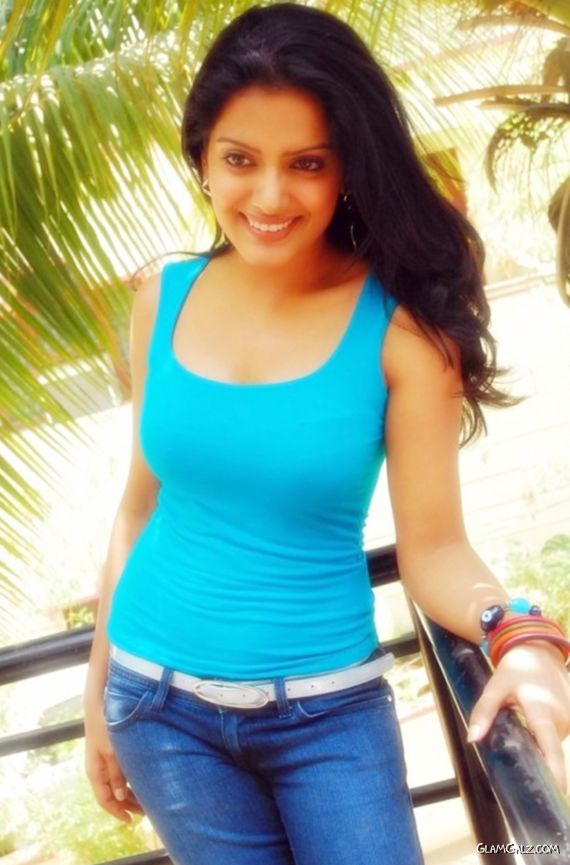 Telugu Actress Vishaka Singh
