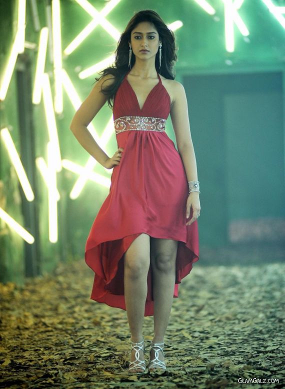 Lovely Stylish Ileana D'Cruz