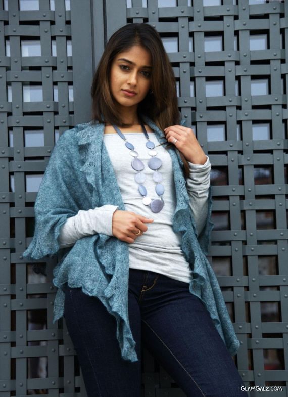 Lovely Stylish Ileana D'Cruz
