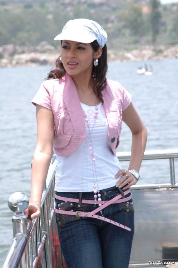 Pretty Indian Actress Sada