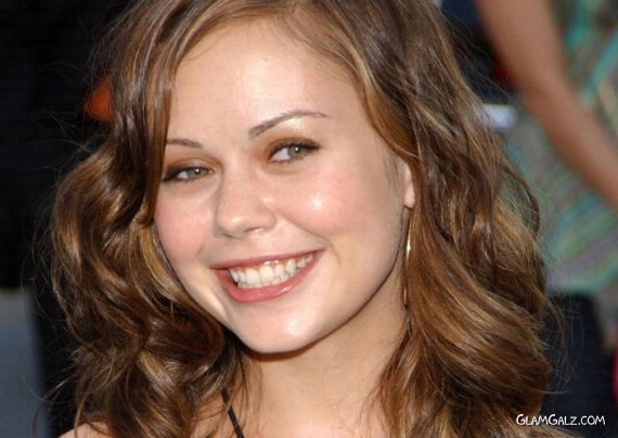 Click to Enlarge - Pretty Alexis Dziena Wallpapers