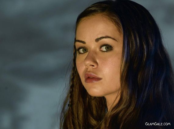 Click to Enlarge - Pretty Alexis Dziena Wallpapers