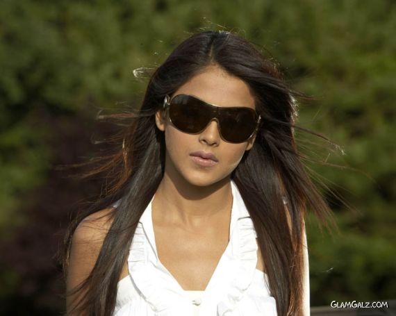 Click to Enlarge - Creative & Artistic Wallpapers