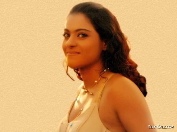 Click to Enlarge - Evergreen Bollywood Beauty Kajol Wallpapers