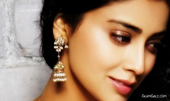 Click to Enlarge - Most Beautiful Wallpapers of Shriya Saran
