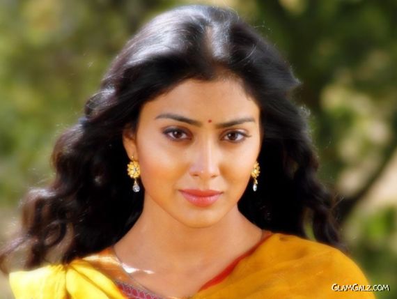 Click to Enlarge - Most Beautiful Wallpapers of Shriya Saran