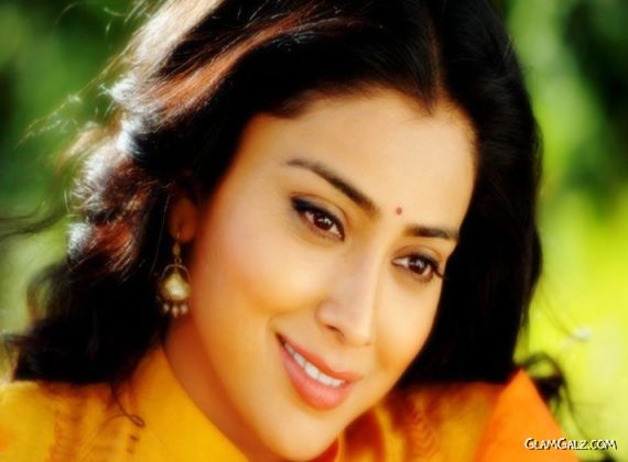 Click to Enlarge - Most Beautiful Wallpapers of Shriya Saran