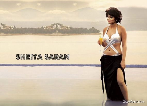 Click to Enlarge - Most Beautiful Wallpapers of Shriya Saran