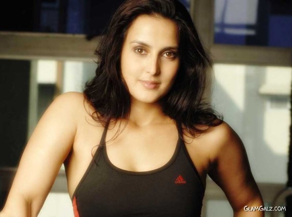 Click to Enlarge - Beautiful Tulip Joshi Wallpapers