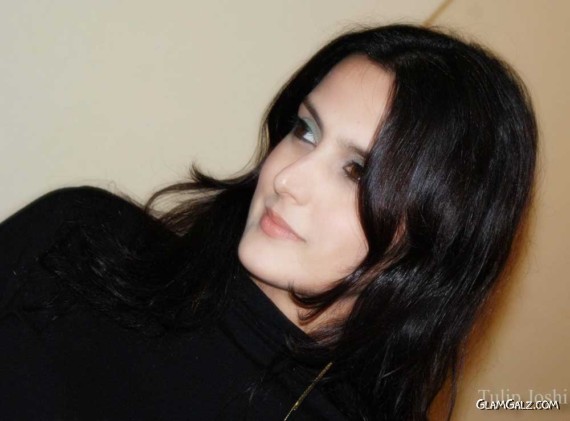 Click to Enlarge - Beautiful Tulip Joshi Wallpapers