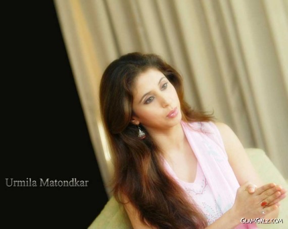 Click to Enlarge - Beautiful Urmila Matondkar Walls