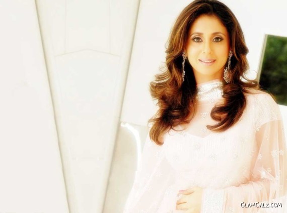 Click to Enlarge - Beautiful Urmila Matondkar Walls