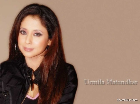 Click to Enlarge - Beautiful Urmila Matondkar Walls