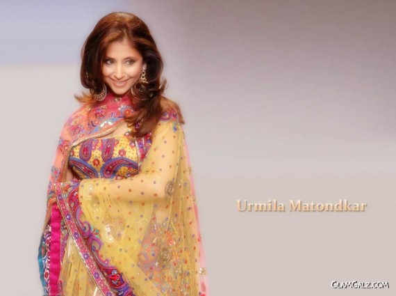 Click to Enlarge - Beautiful Urmila Matondkar Walls