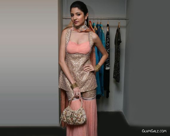 Click to Enlarge - Beautiful Anushka Sharma Wallpapers