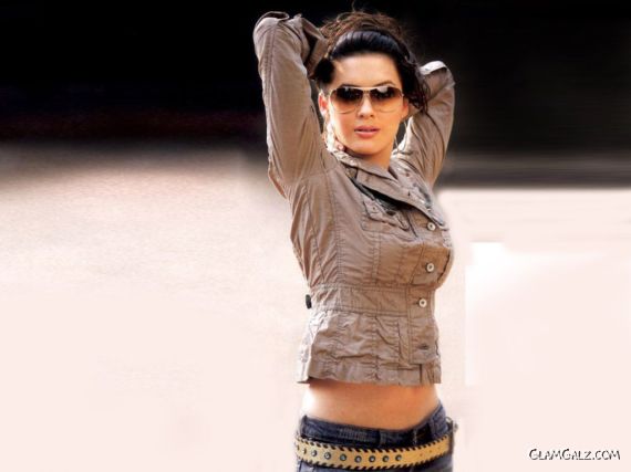 Click to Enlarge - Desi Beauty Isha Sharvani Wallpapers