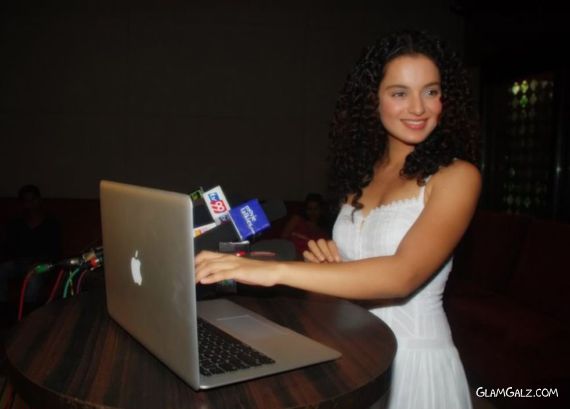 Click to Enlarge -Sizzling Kangana Ranaut Wallpapers