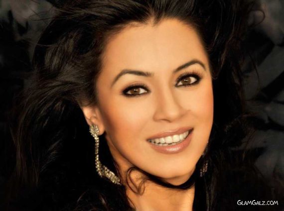 Click to Enlarge - Beautiful Mahima Chaudhry Wallpapers