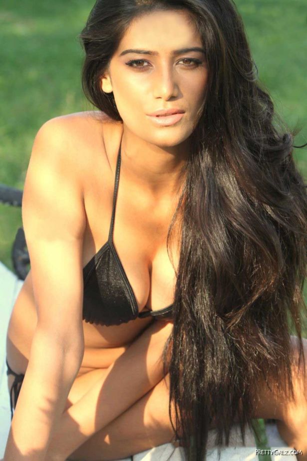 Bold And Beautiful Poonam Pandey