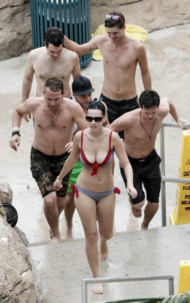 Katy Perry Bikini Photos From Mexico