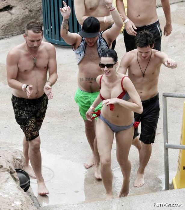 Katy Perry Bikini Photos From Mexico
