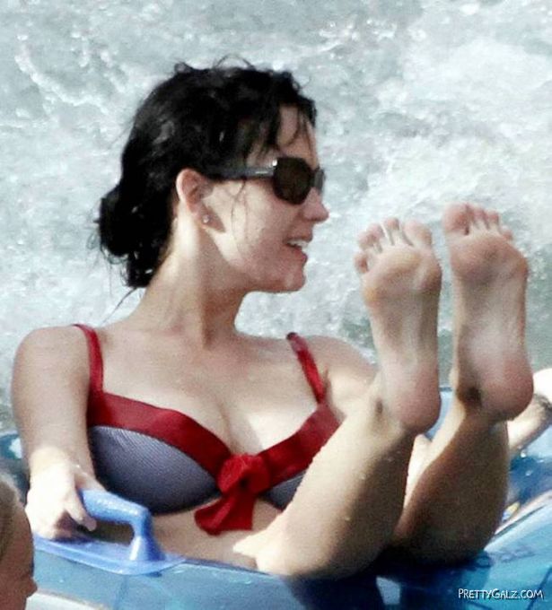 Katy Perry Bikini Photos From Mexico