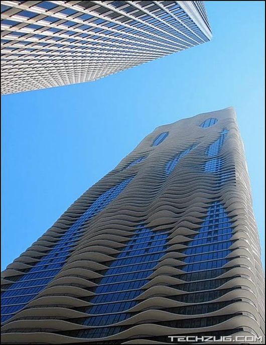 Amazing Aqua Tower in Chicago'
