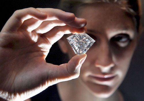 A Diamond Worth $ 16,000,000